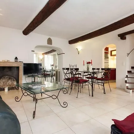 A8 - 2 Bdr Duplex Remparts Heart Of Old Apartamento